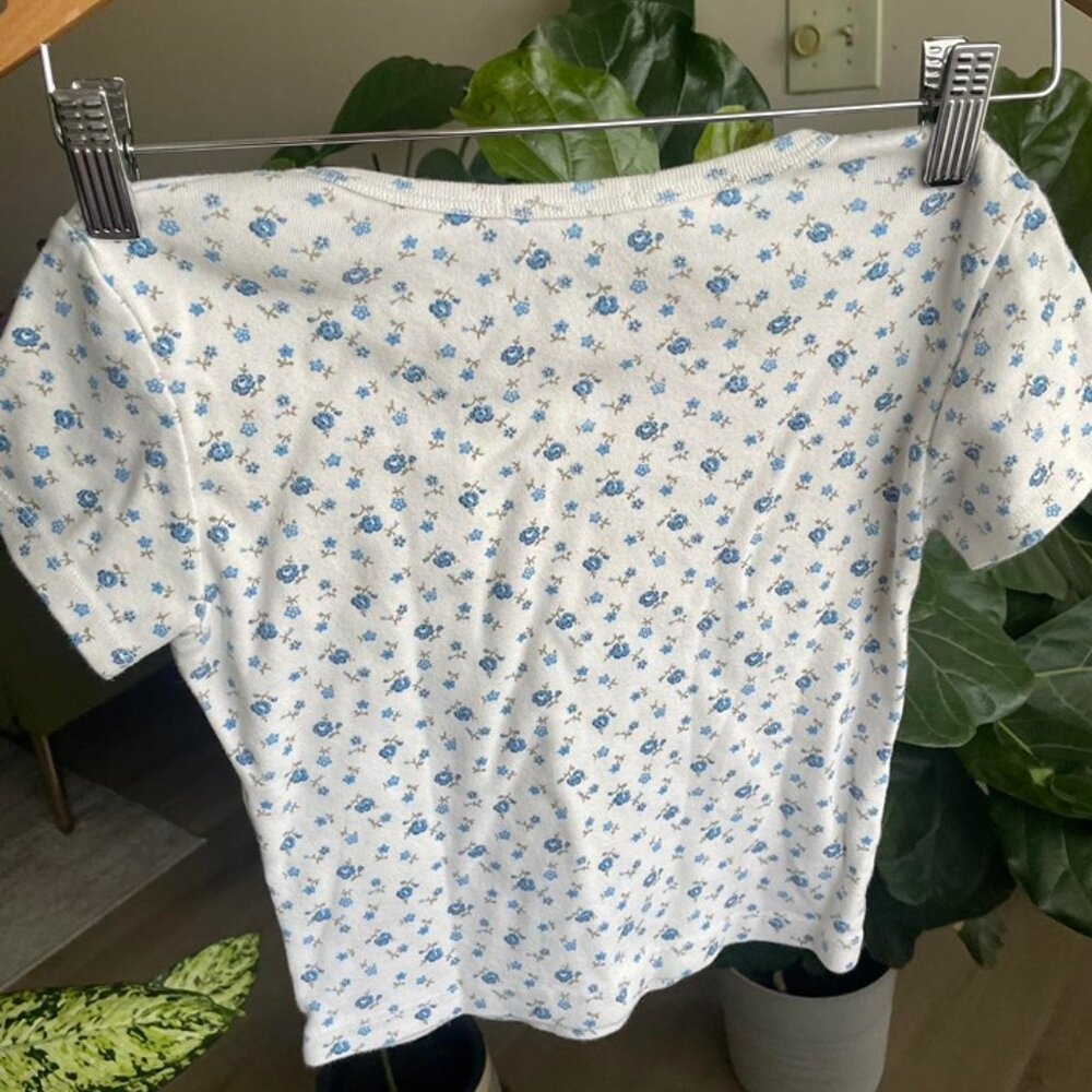 Brandy Melville Floral Crop Top - Picture 2 of 3